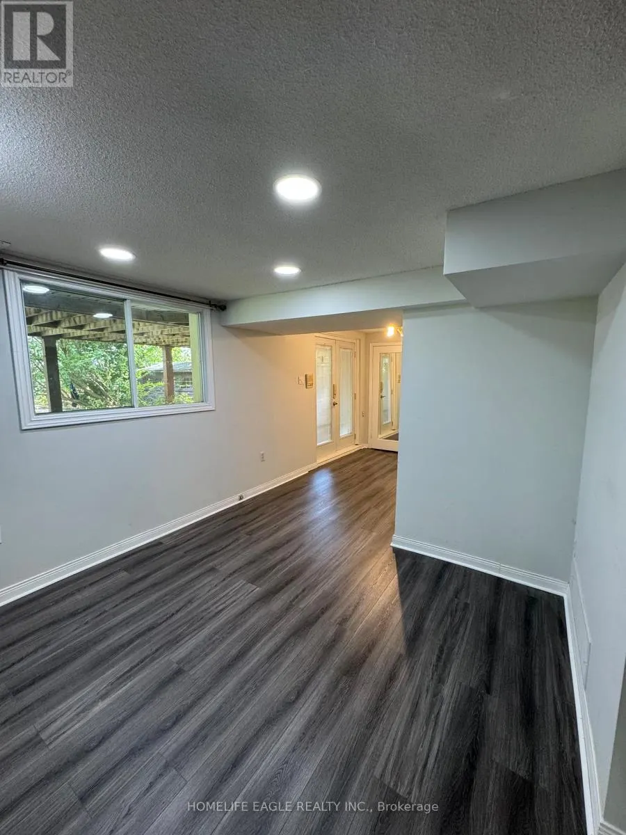 755 PEBBLE COURT