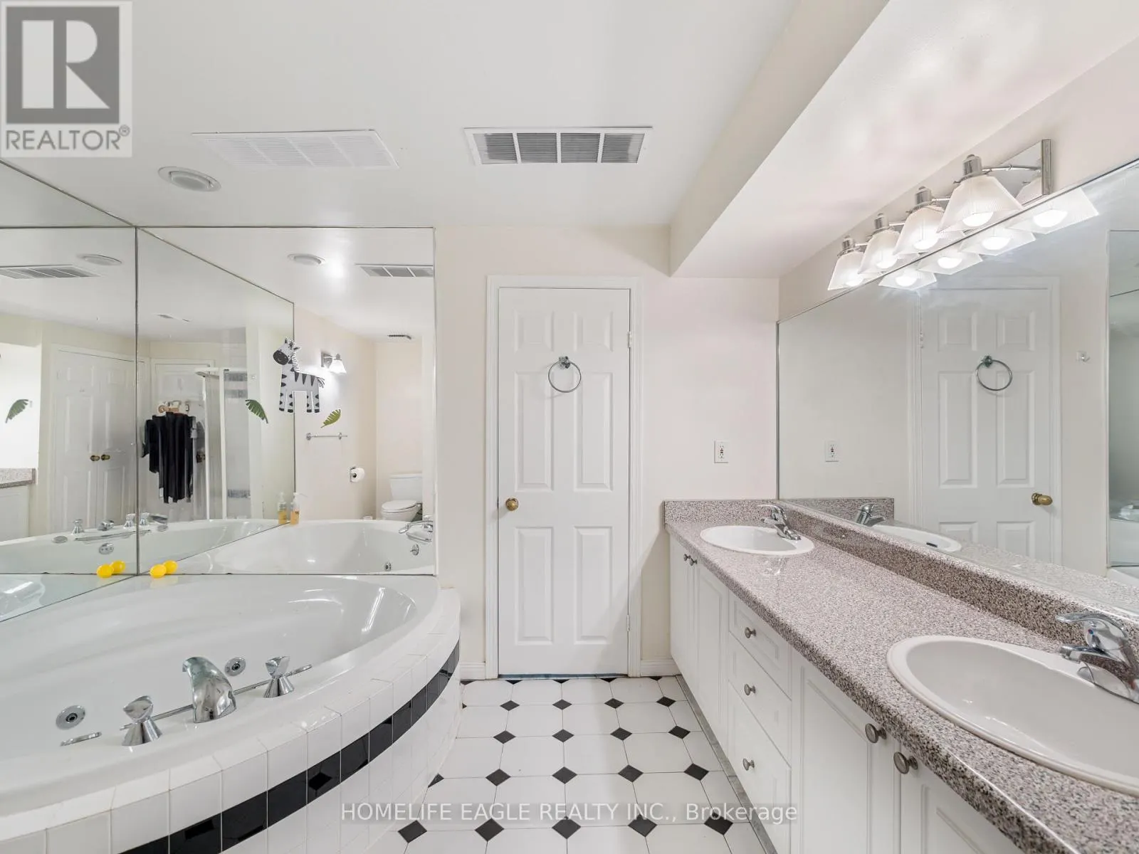 755 PEBBLE COURT