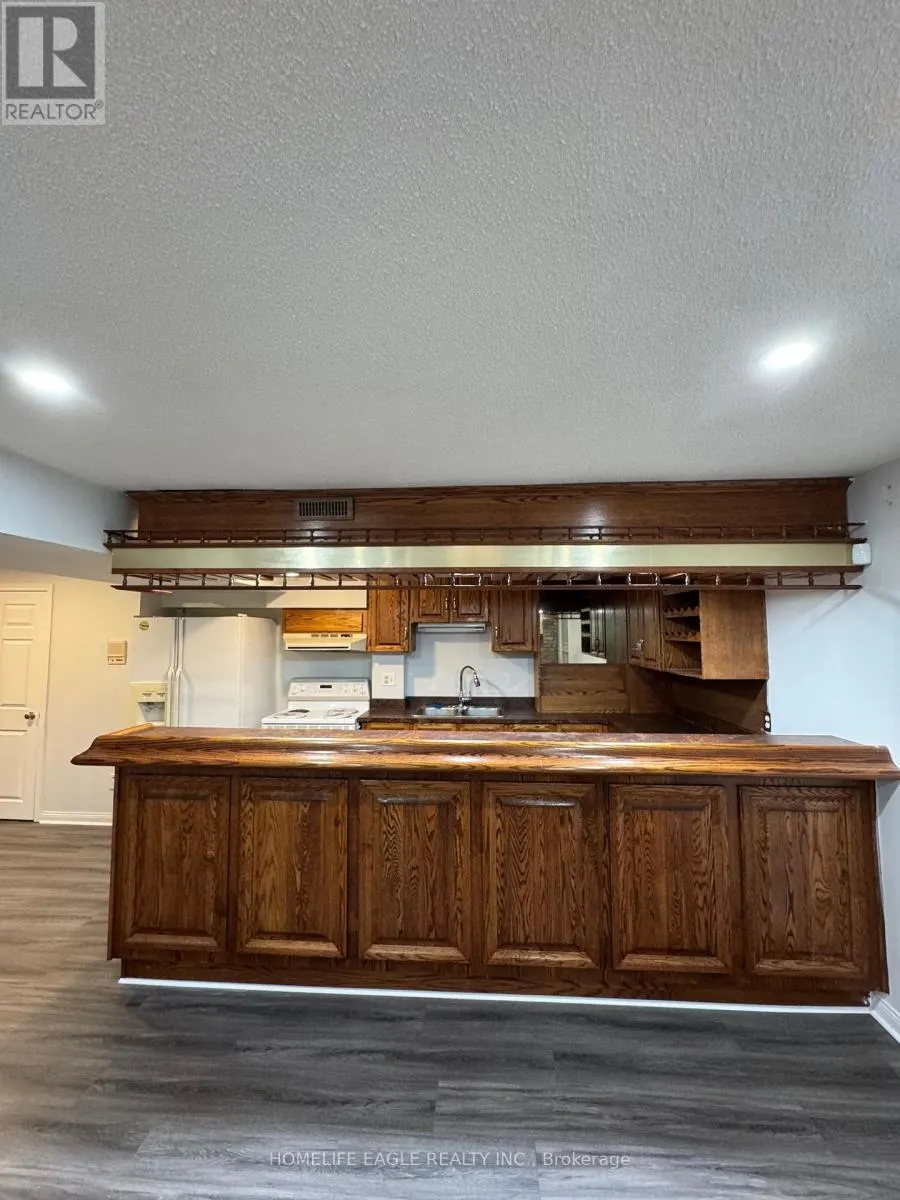 755 PEBBLE COURT