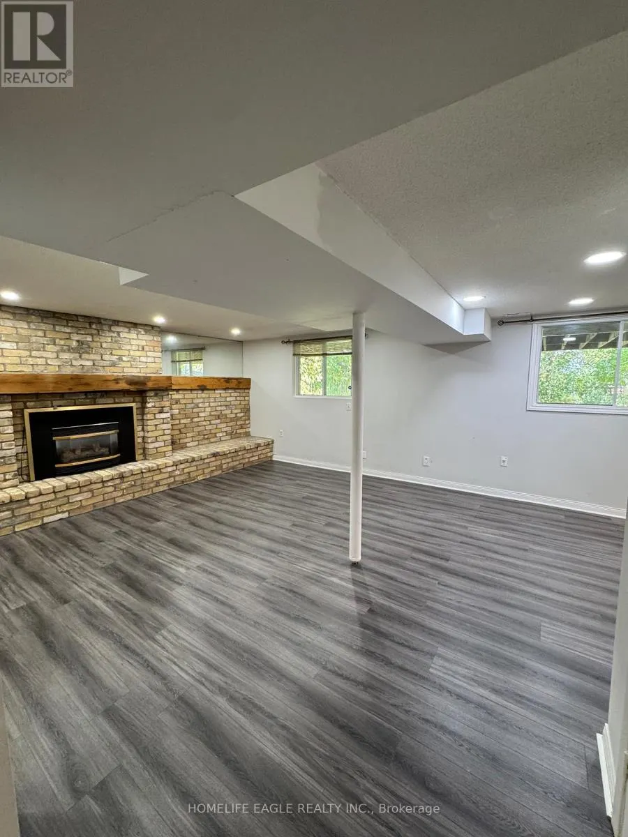 755 PEBBLE COURT