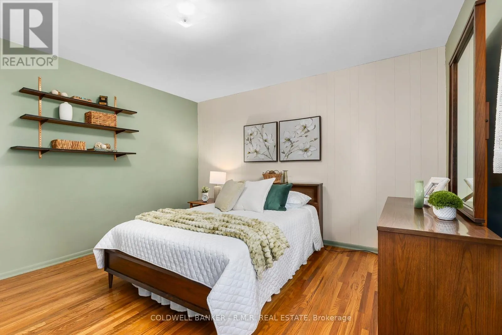 6 CARWIN CRESCENT