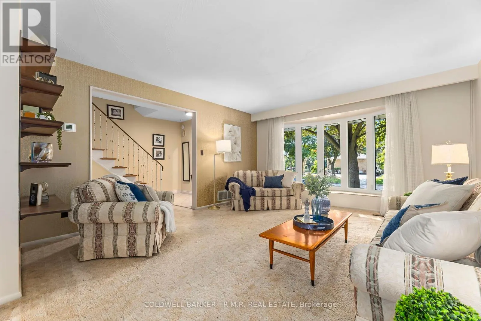 6 CARWIN CRESCENT