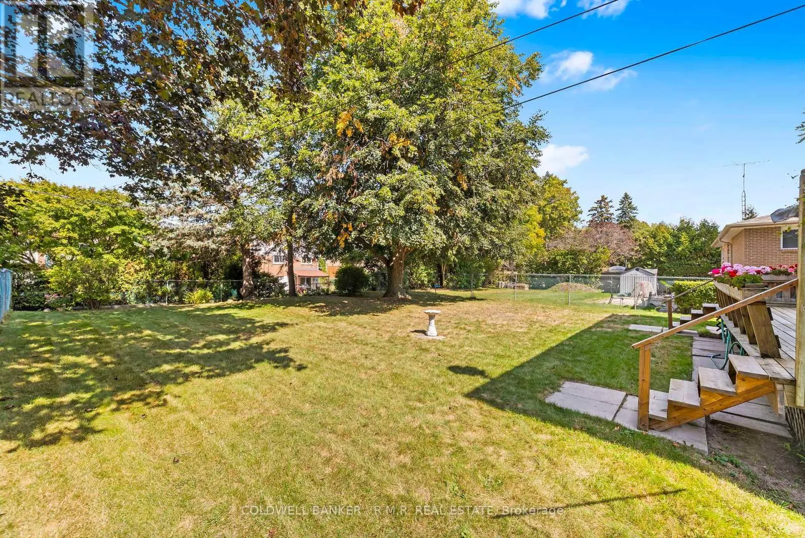 6 CARWIN CRESCENT