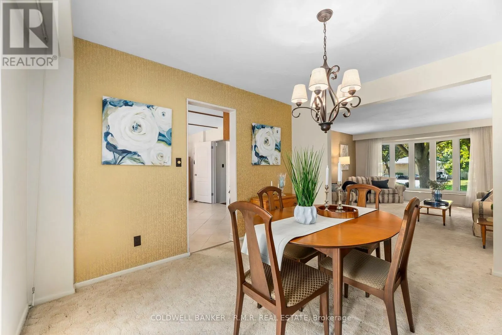 6 CARWIN CRESCENT
