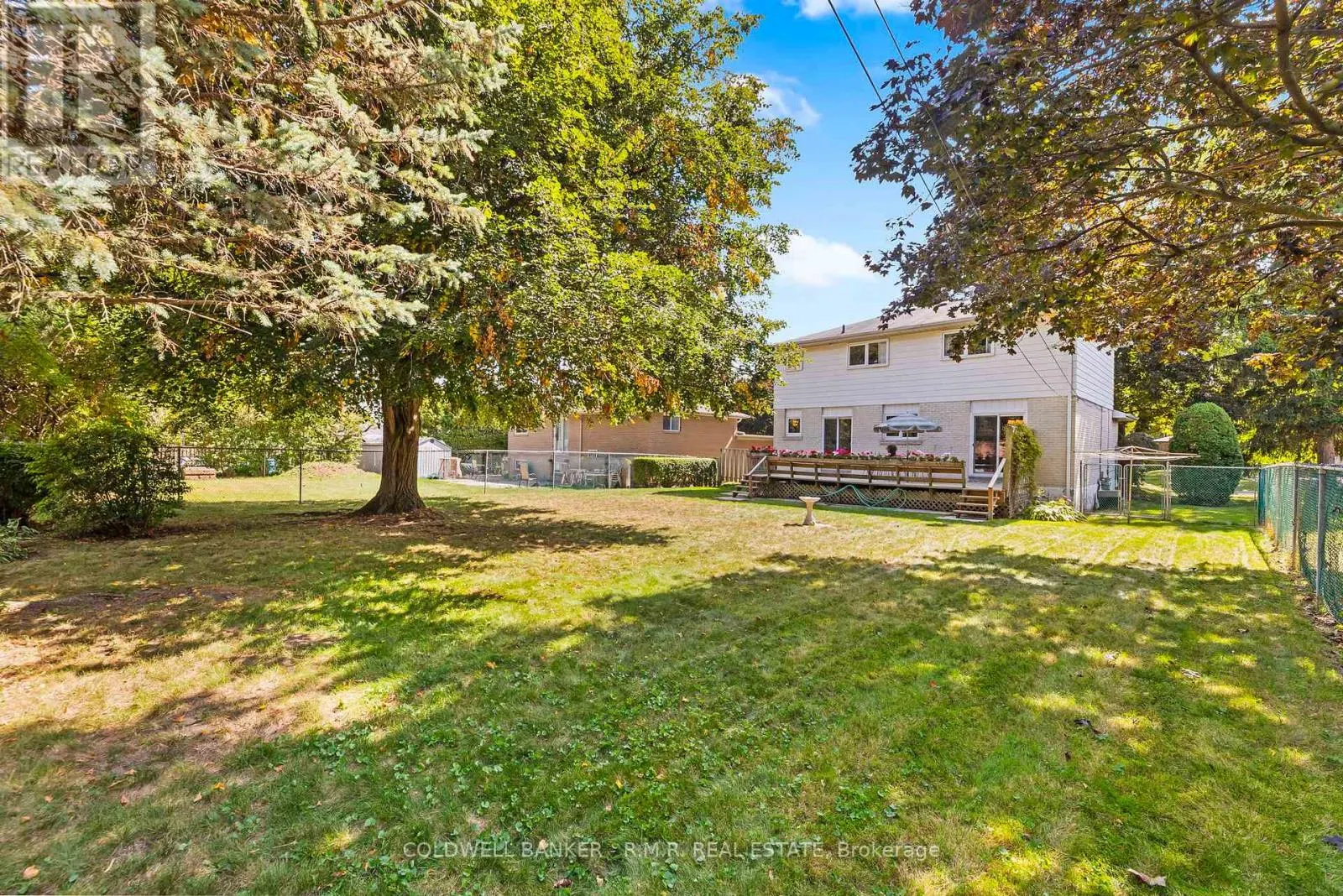 6 CARWIN CRESCENT