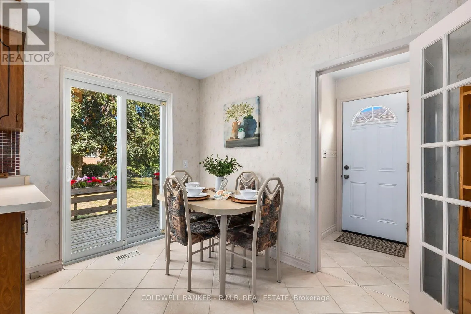 6 CARWIN CRESCENT