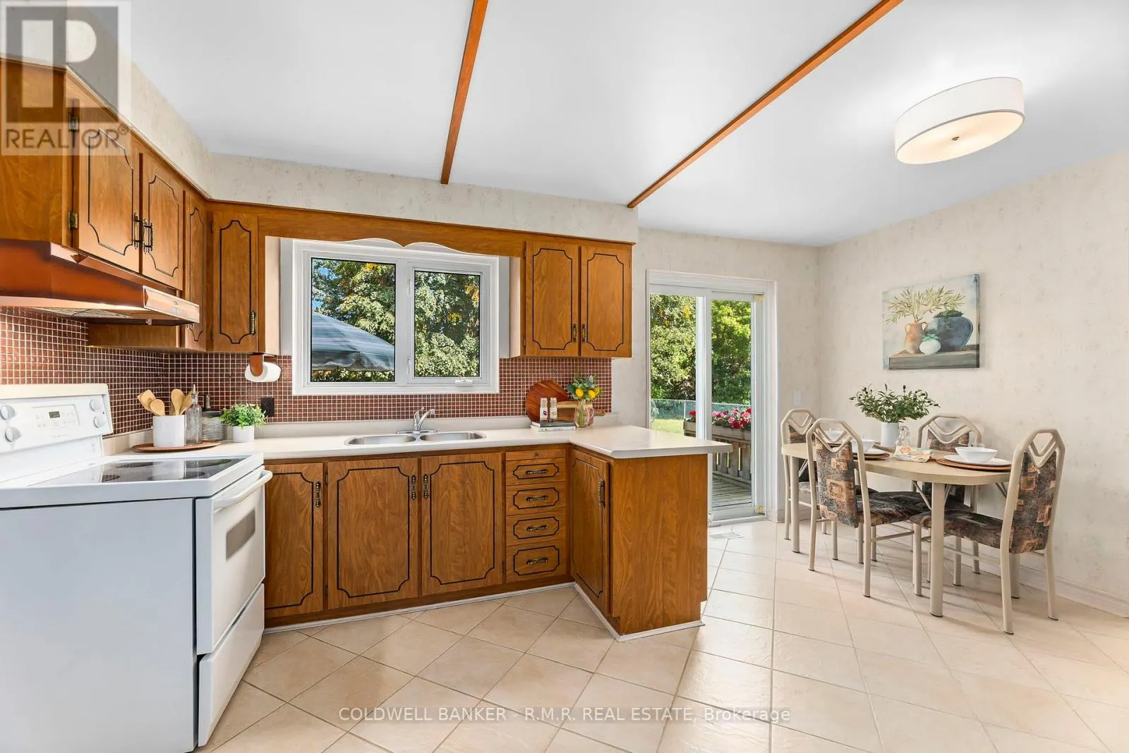 6 CARWIN CRESCENT