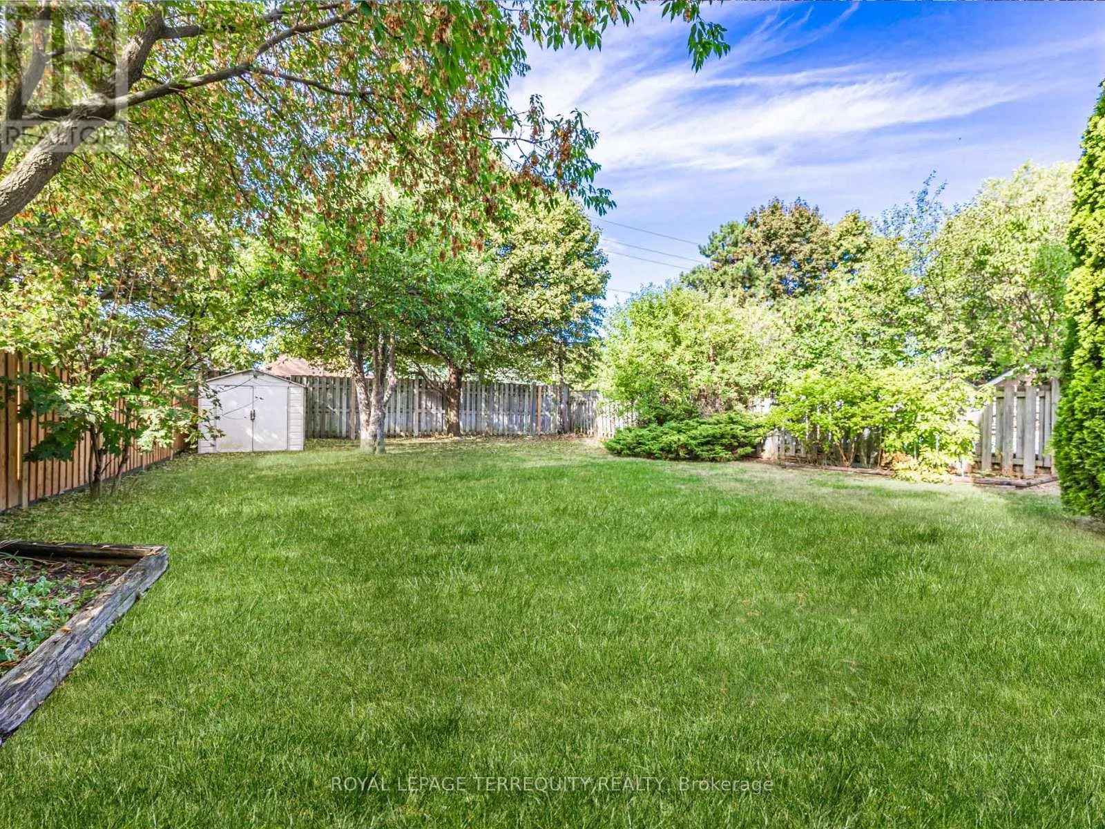 1858 SHADYBROOK DRIVE