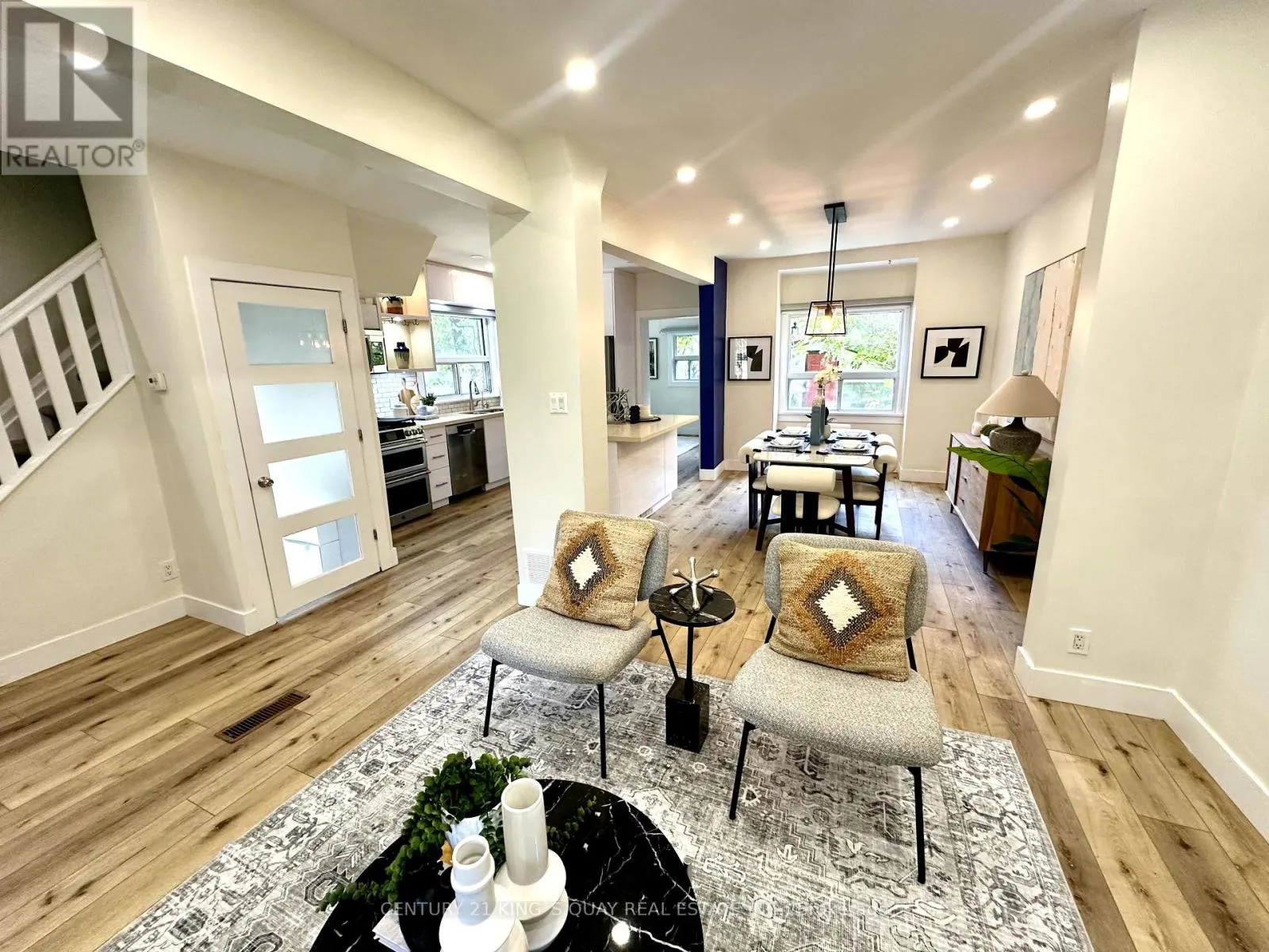 24 WOODMOUNT AVENUE
