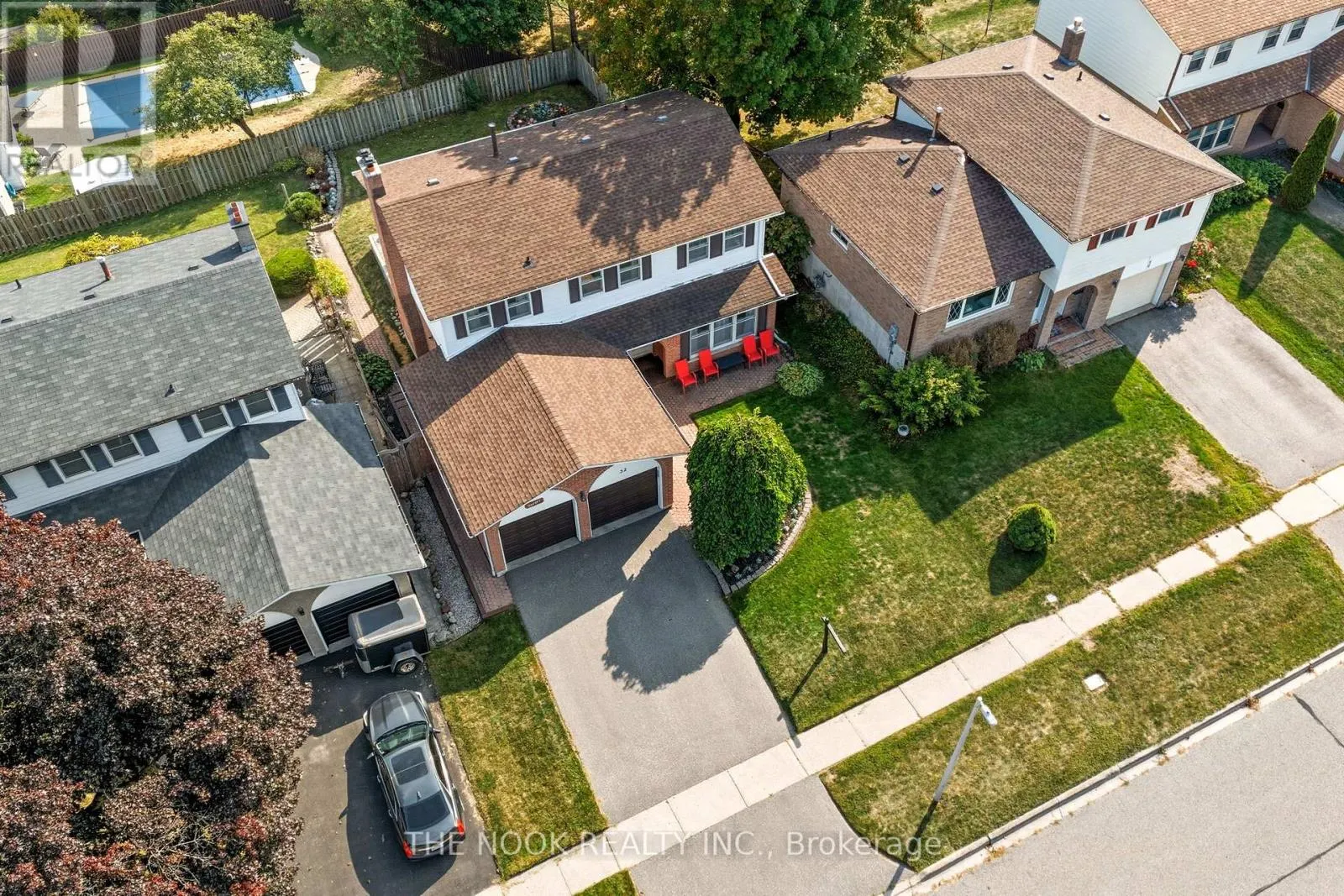 52 ROSALYNNE AVENUE