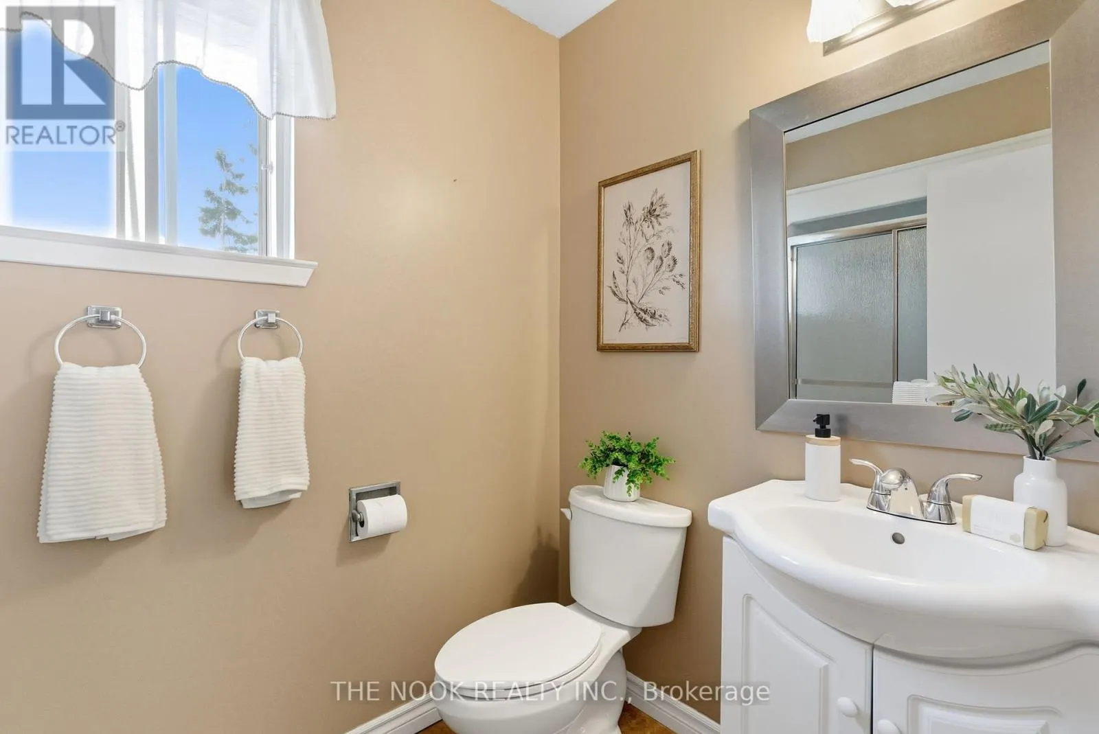 52 ROSALYNNE AVENUE