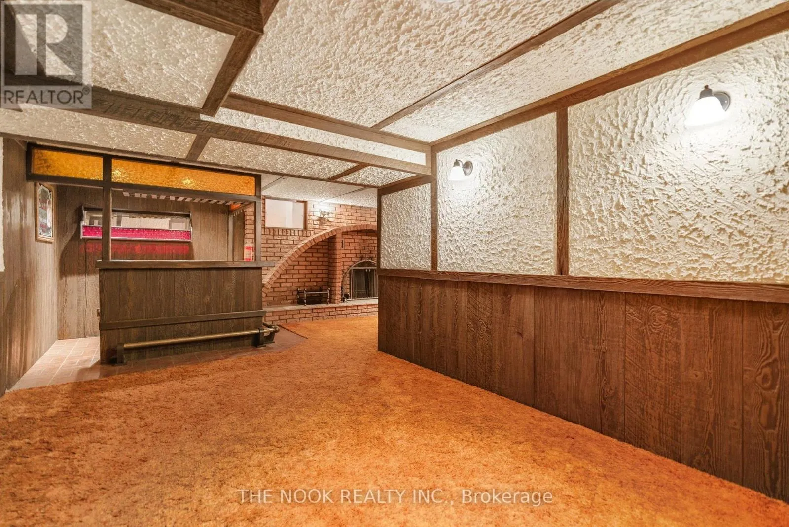 52 ROSALYNNE AVENUE