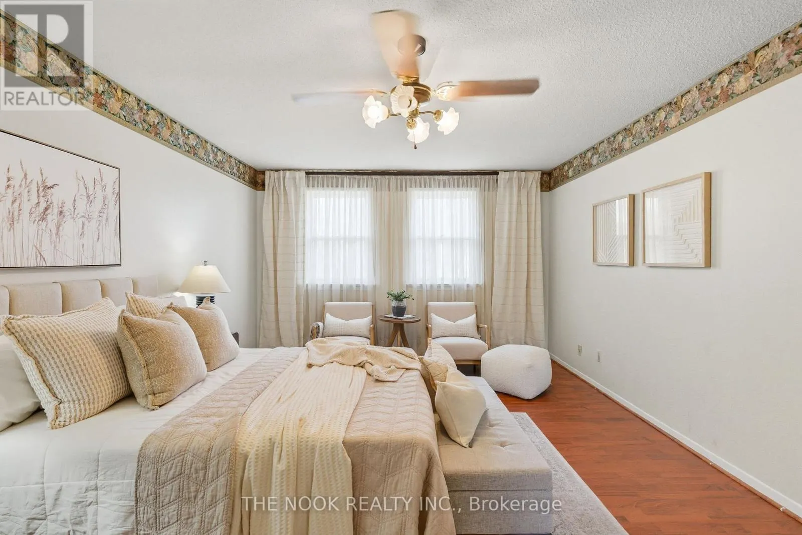 52 ROSALYNNE AVENUE