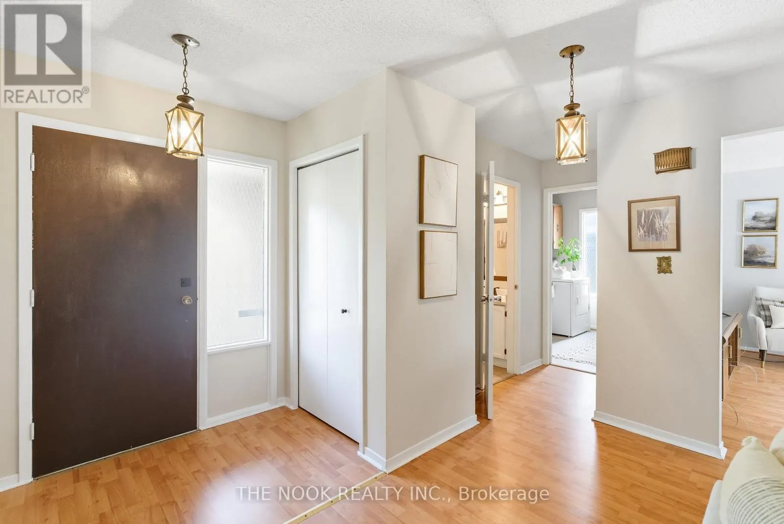 52 ROSALYNNE AVENUE