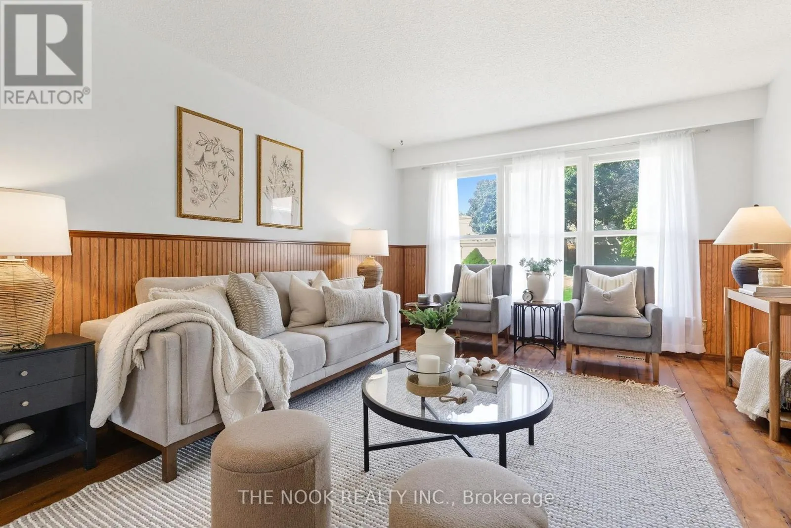 52 ROSALYNNE AVENUE