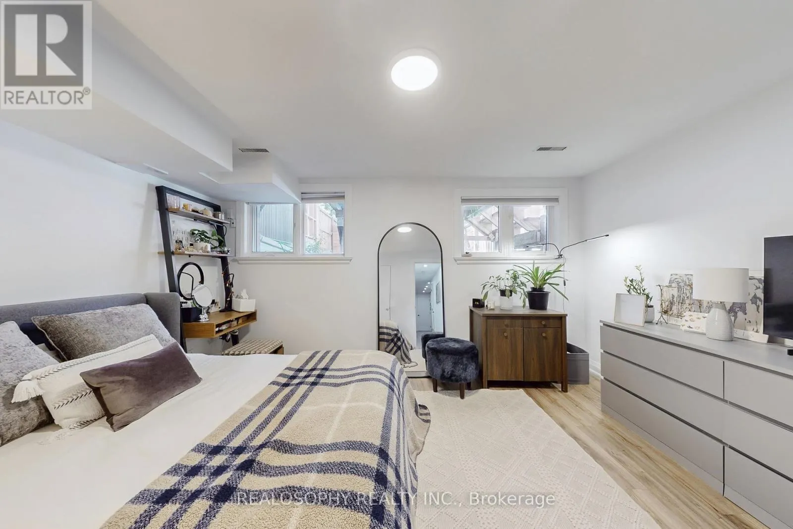 LOWER - 102 MORSE STREET