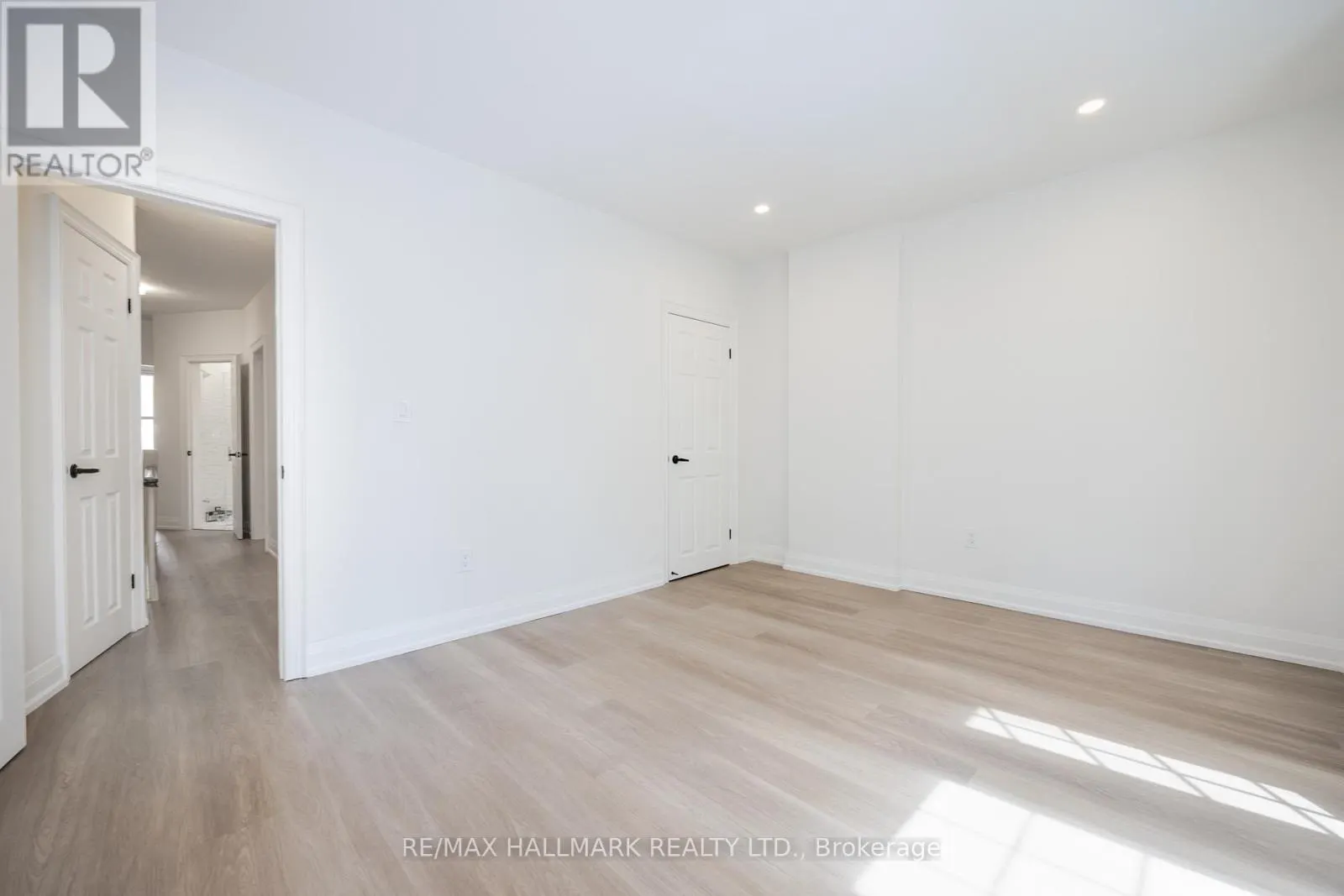 100 DEARBOURNE AVENUE