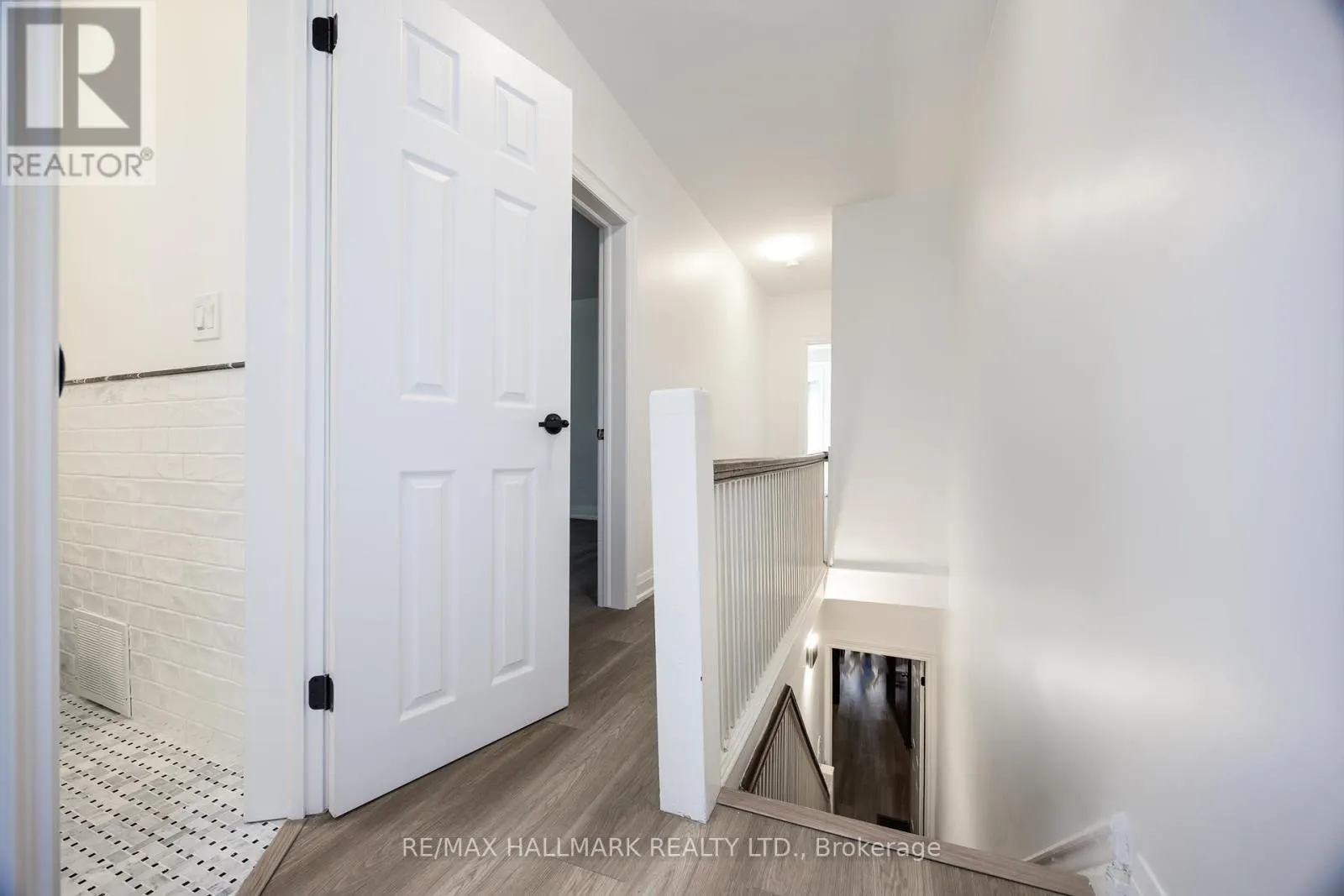100 DEARBOURNE AVENUE