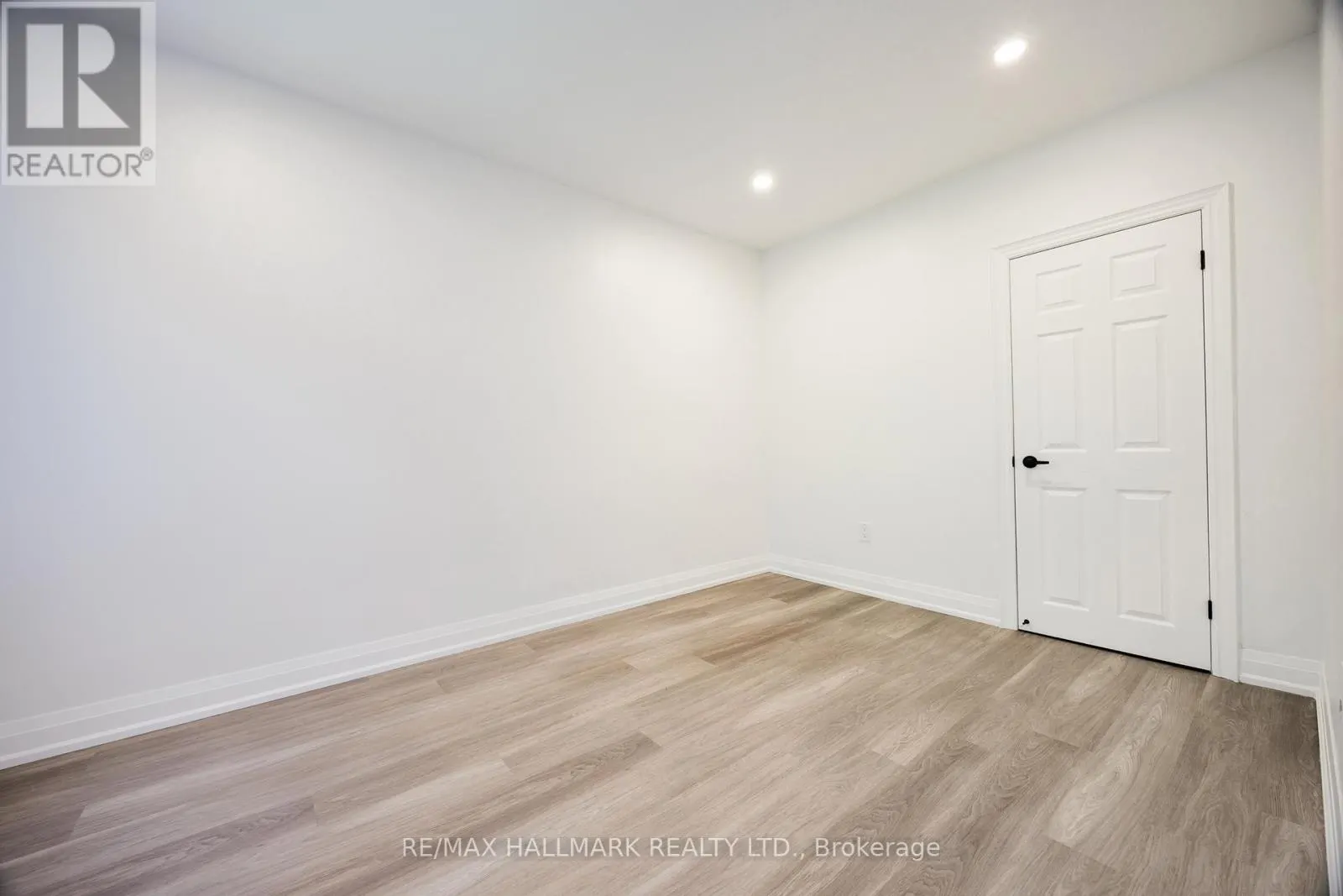 100 DEARBOURNE AVENUE