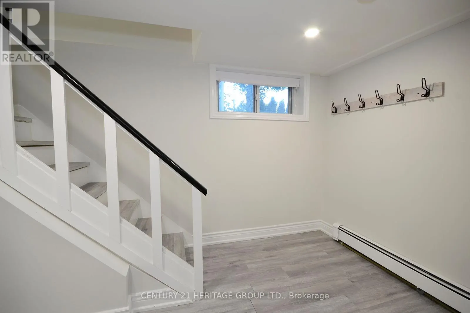 LOWER - 287 CEDARVALE AVENUE
