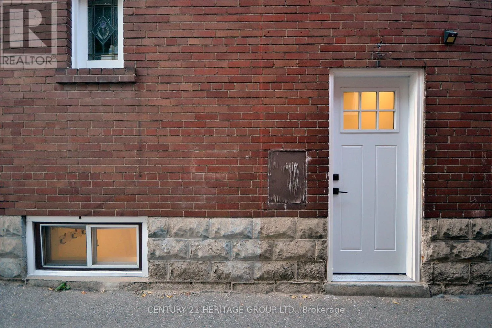 LOWER - 287 CEDARVALE AVENUE