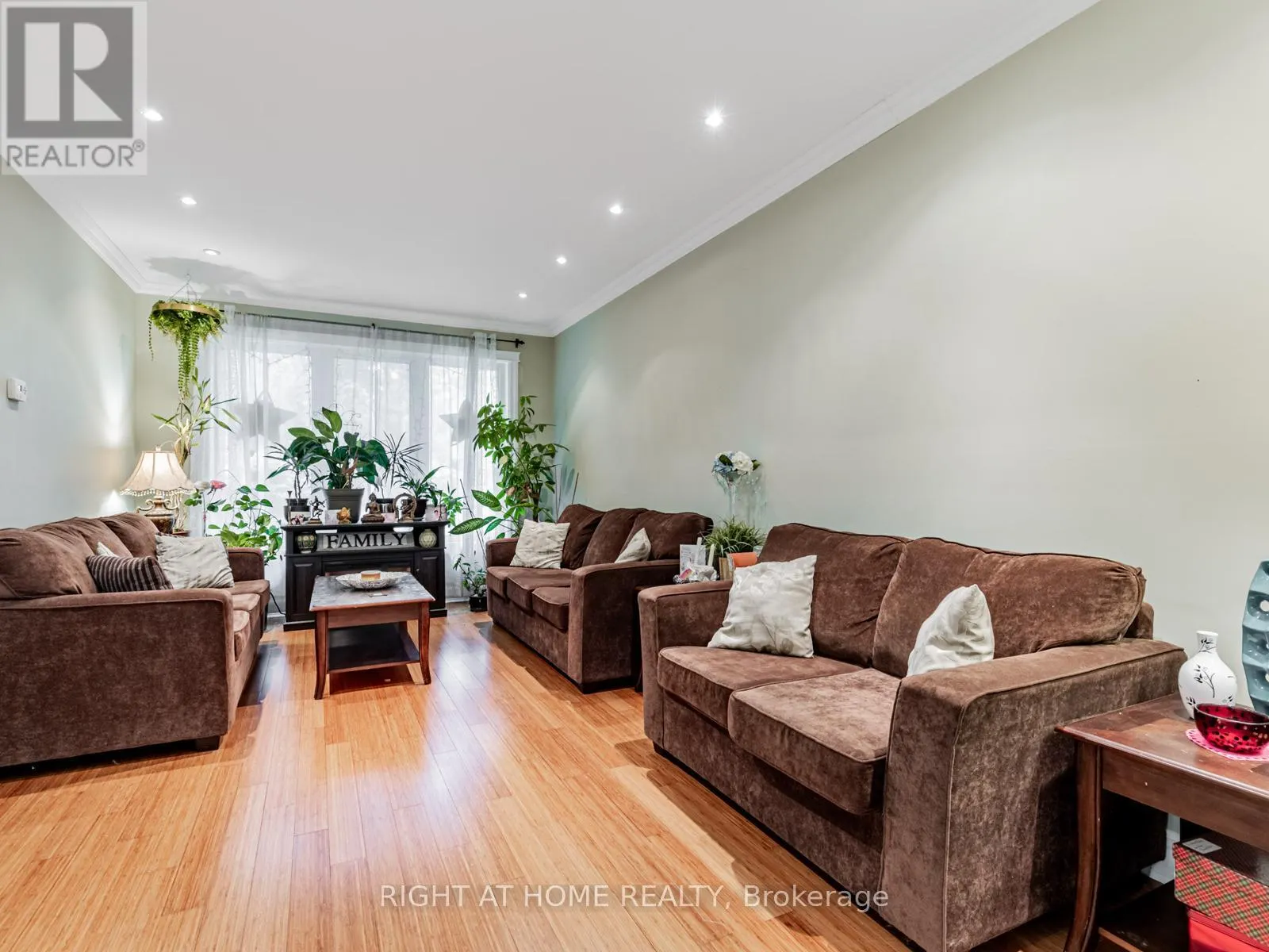 71 SATCHELL BOULEVARD