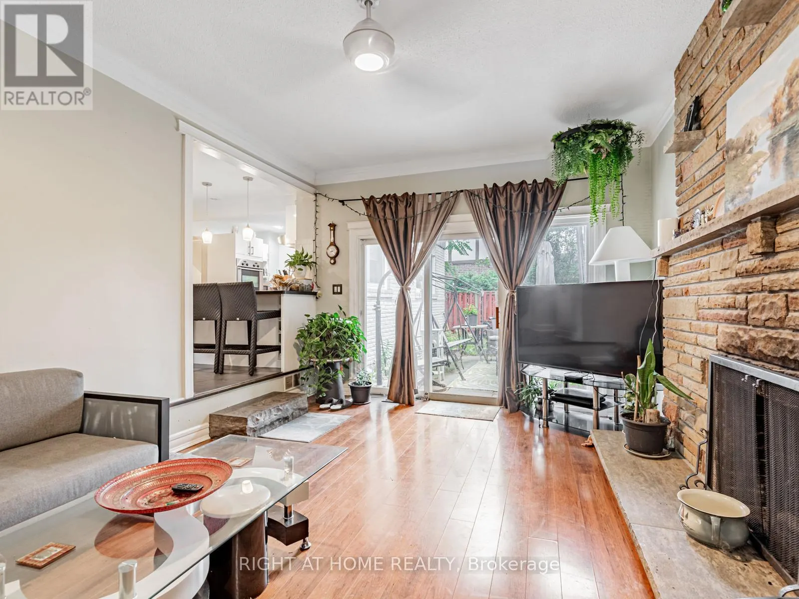 71 SATCHELL BOULEVARD
