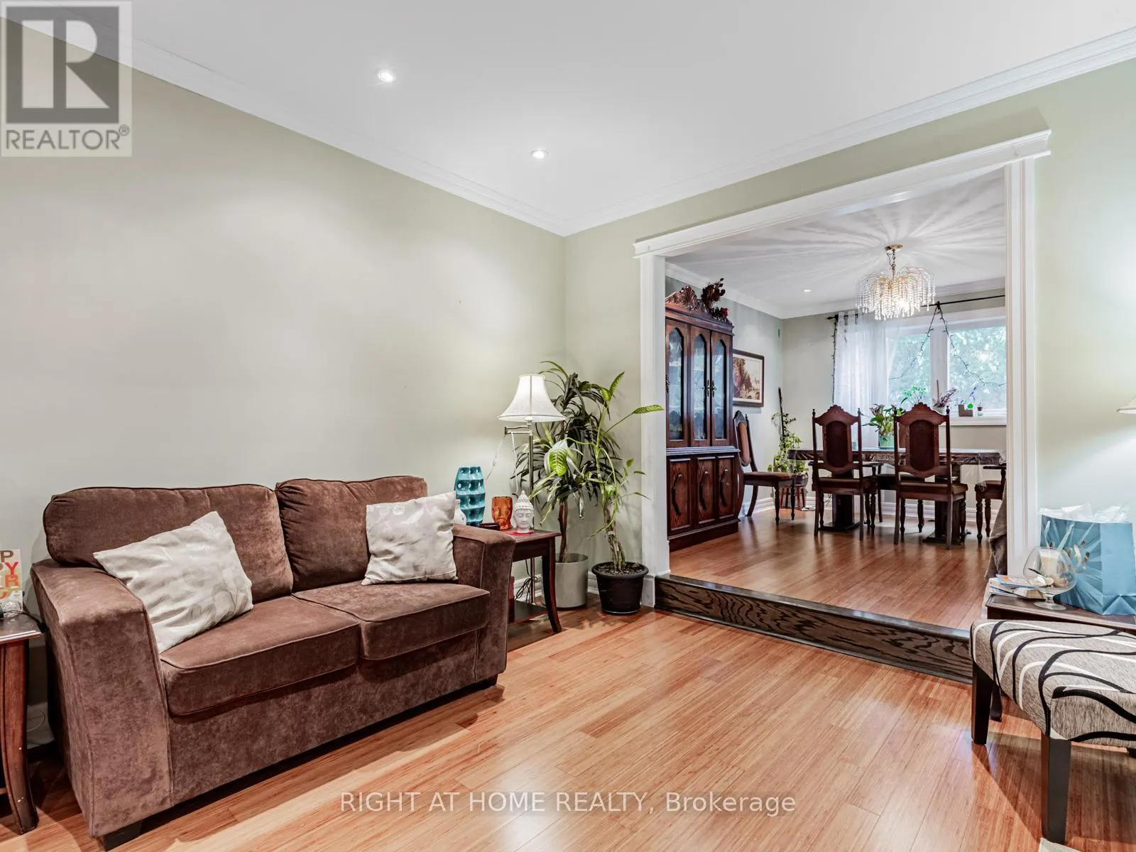 71 SATCHELL BOULEVARD