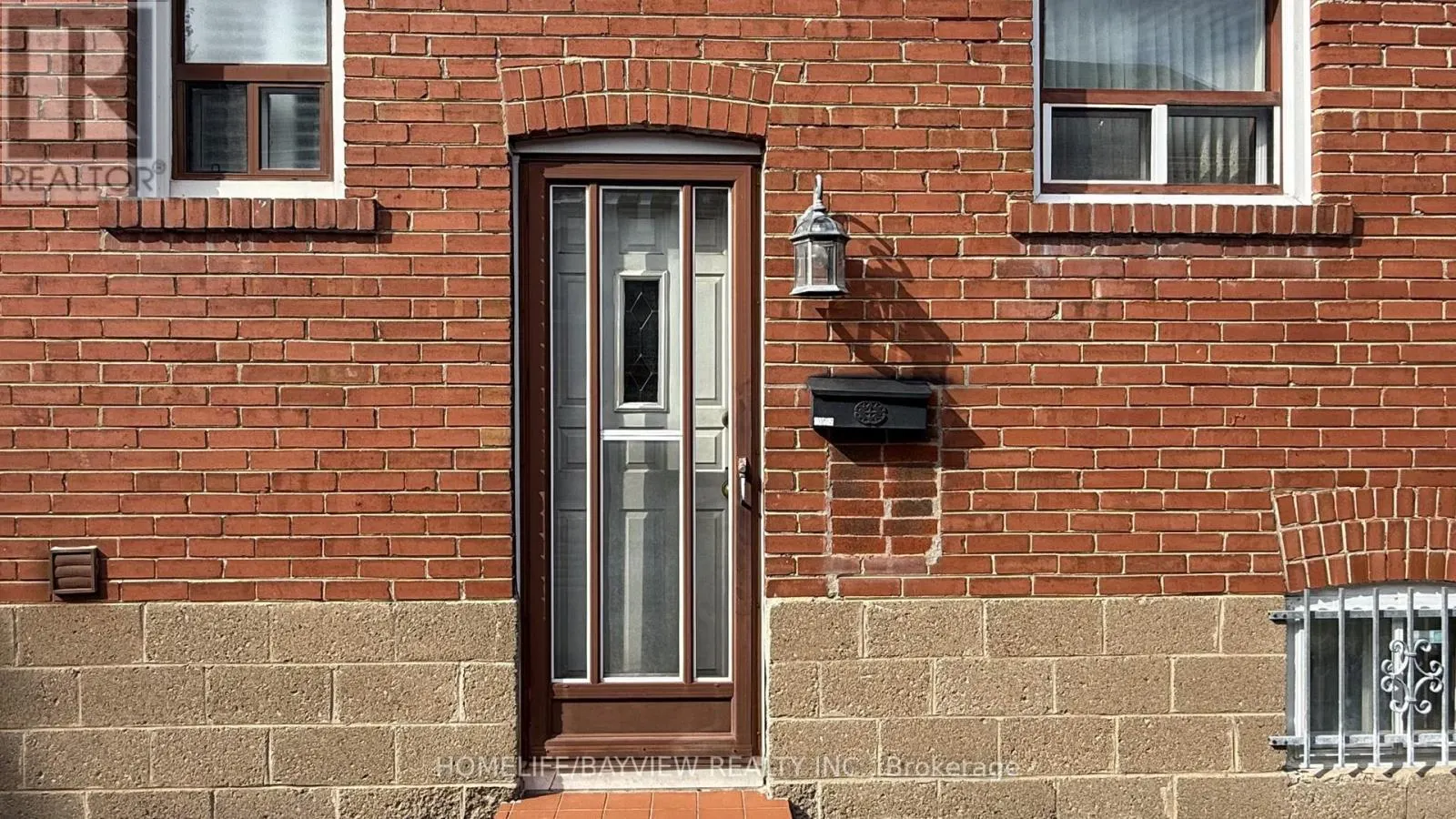 32 DENVALE ROAD