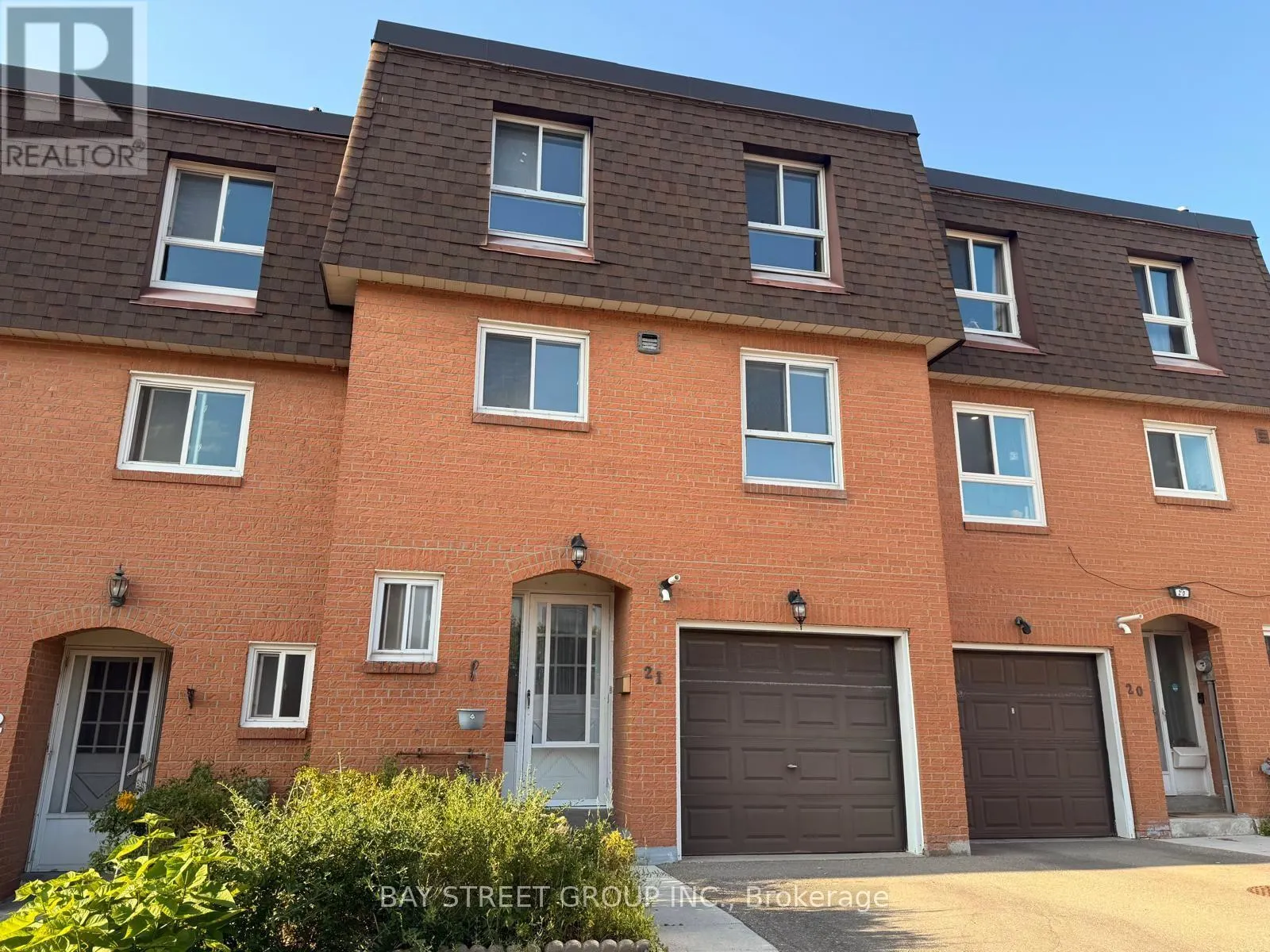 #21 - 90 CROCKAMHILL DRIVE