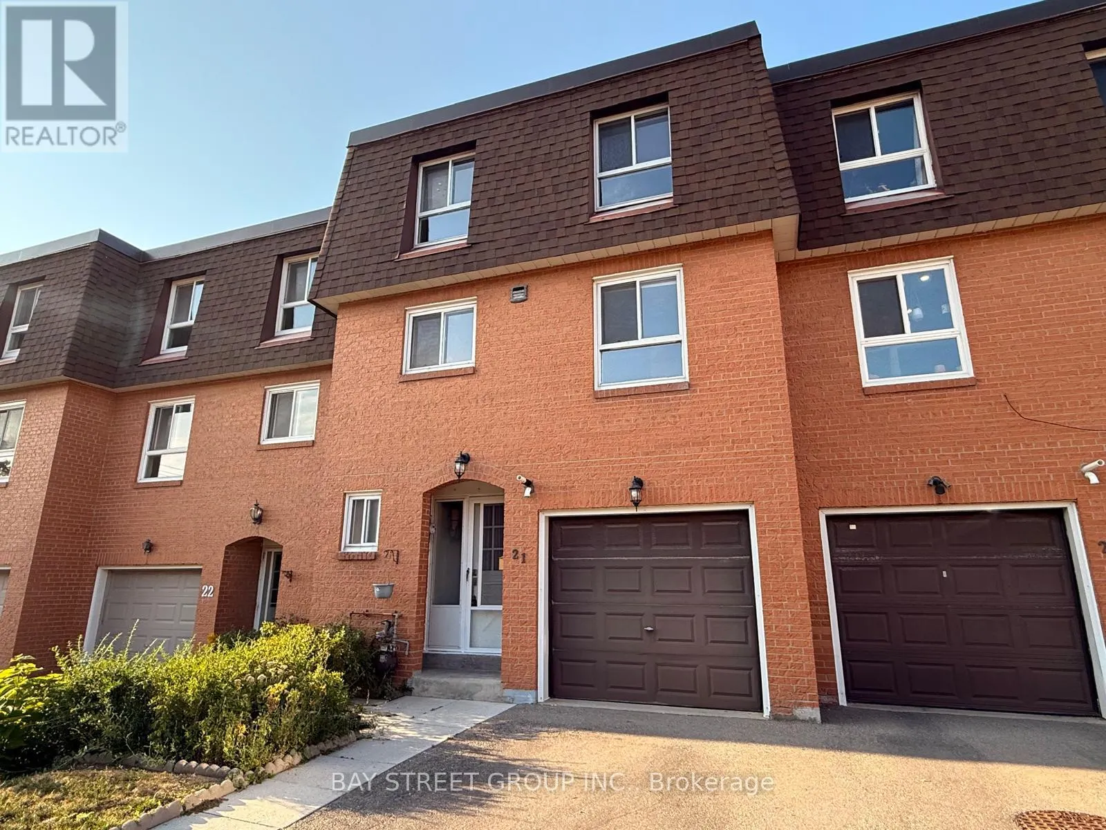 #21 - 90 CROCKAMHILL DRIVE