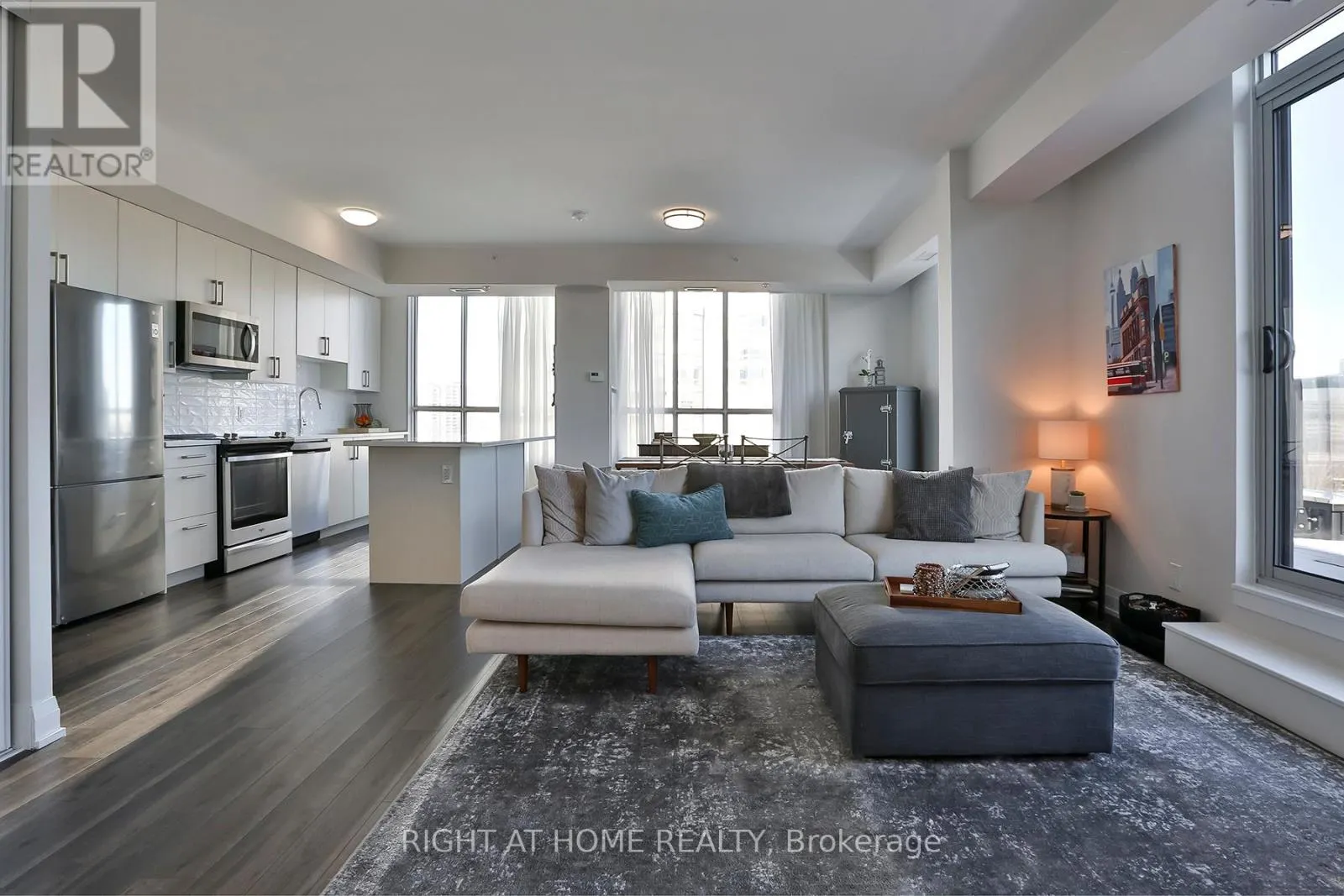 910 - 3655 KINGSTON ROAD