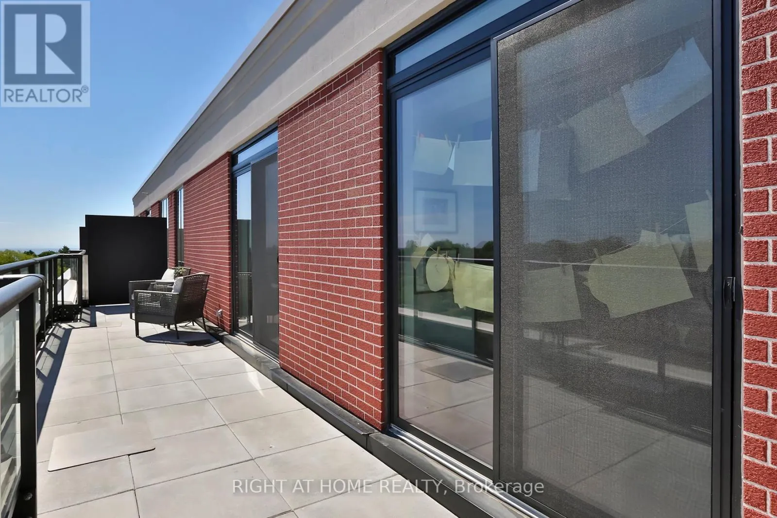 910 - 3655 KINGSTON ROAD