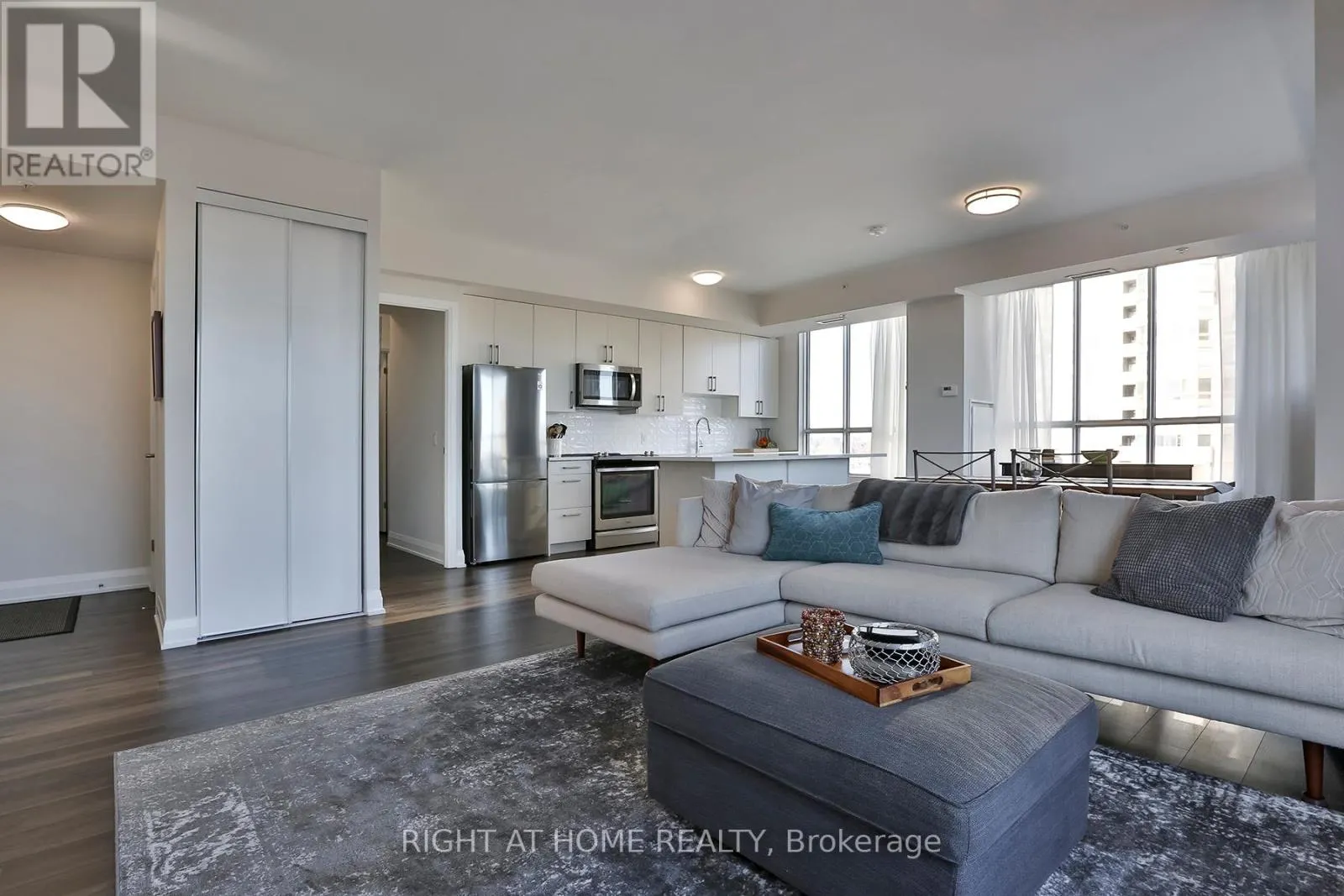 910 - 3655 KINGSTON ROAD