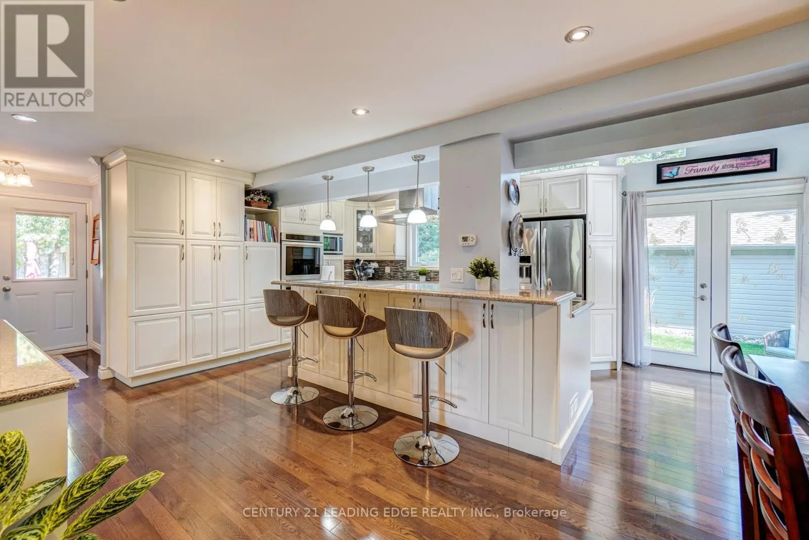 7 DINGLEY COURT