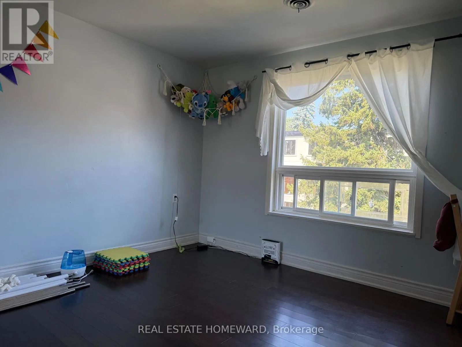 2ND FLOOR - 983 VICTORIA PARK AVENUE
