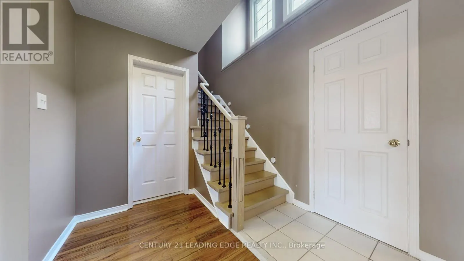 929 GLENBOURNE COURT