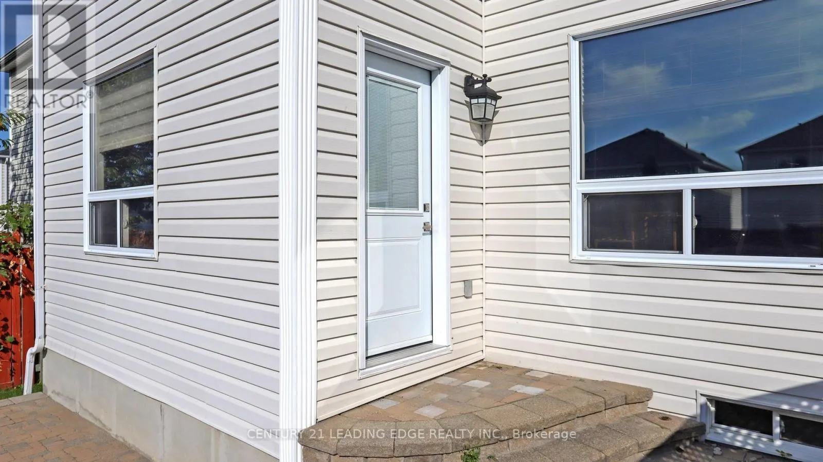 929 GLENBOURNE COURT