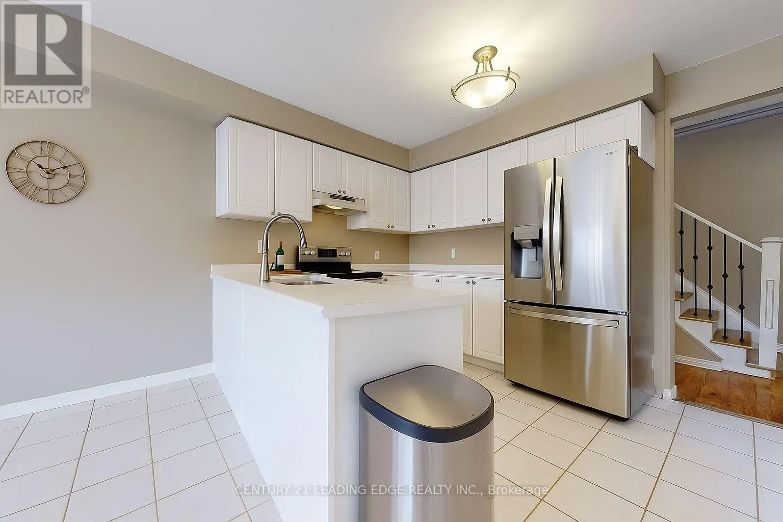 929 GLENBOURNE COURT