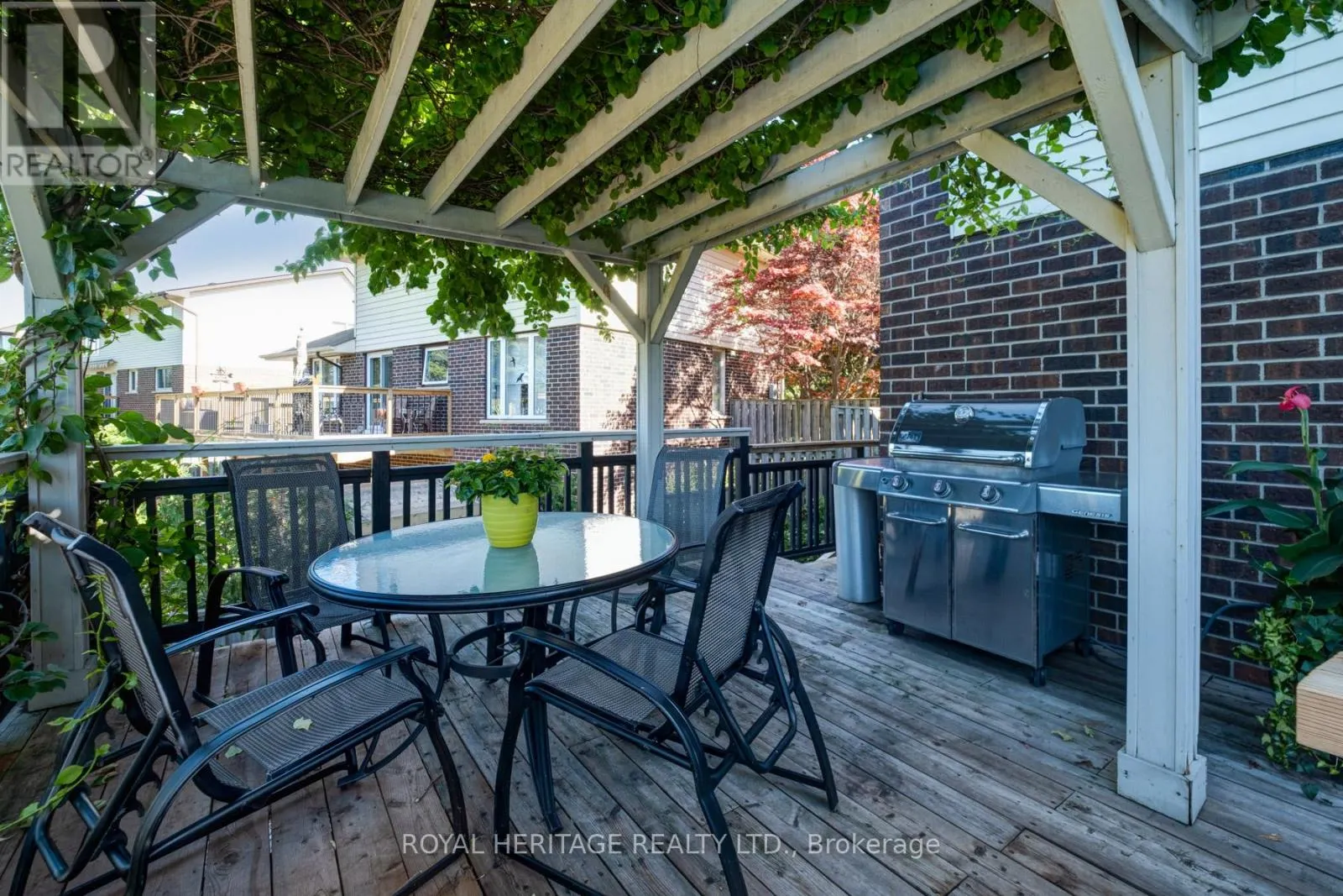 10 ANSTEAD CRESCENT