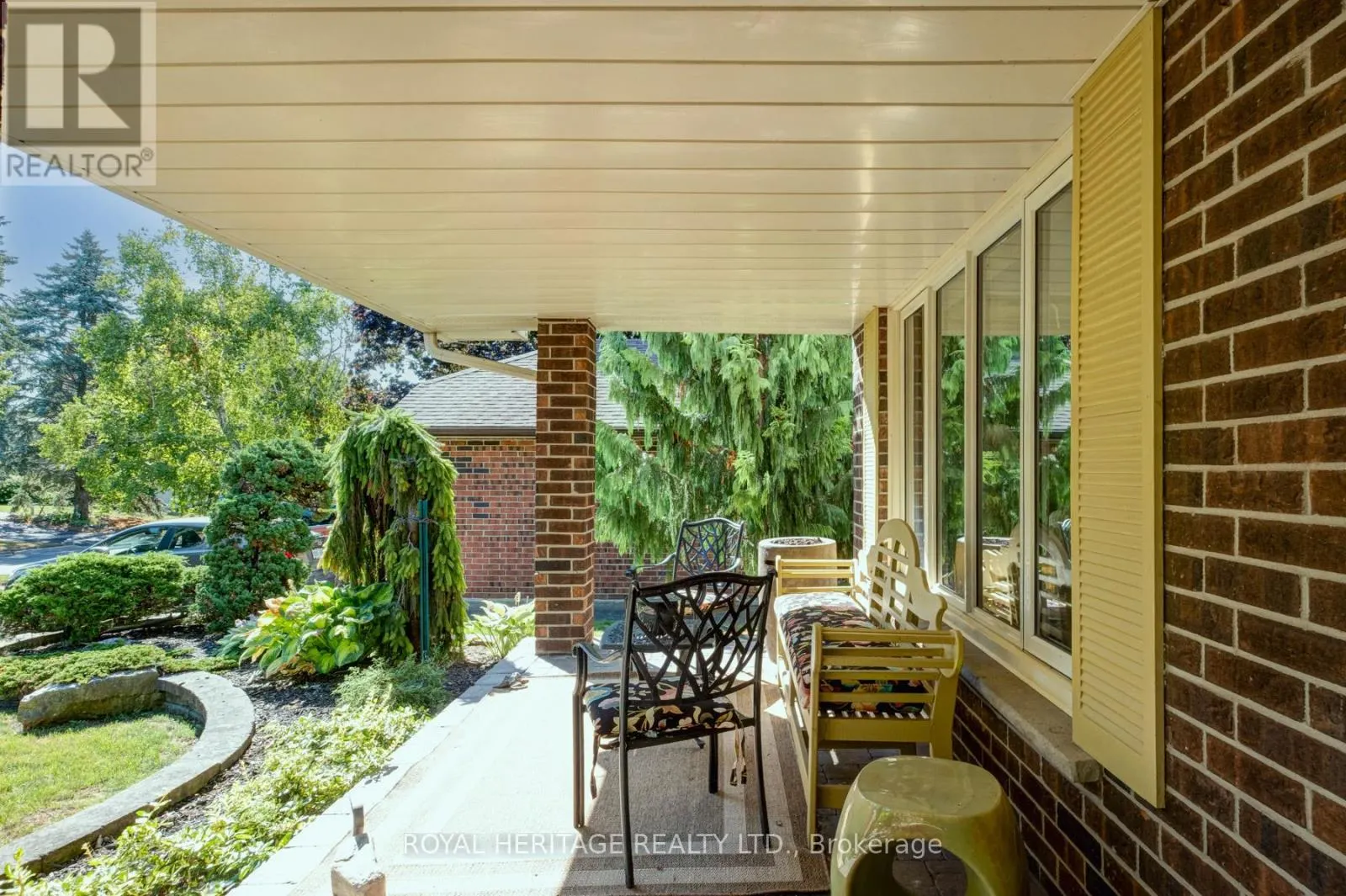 10 ANSTEAD CRESCENT