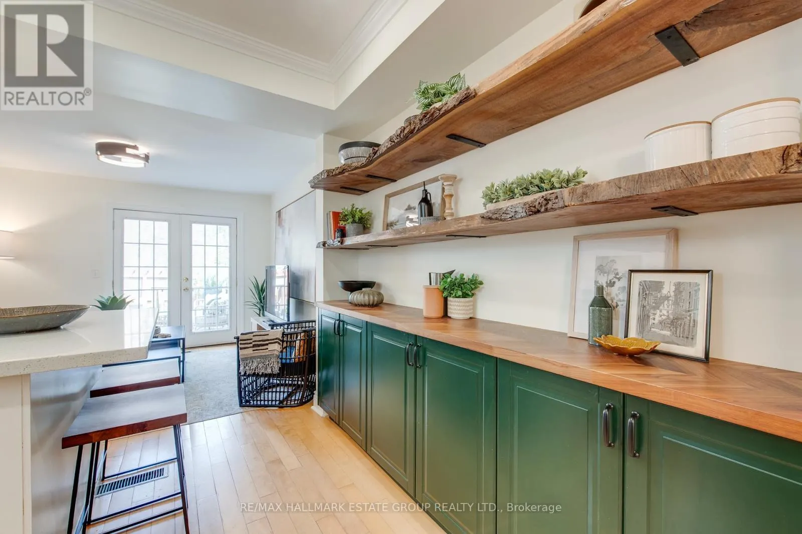 245 KENILWORTH AVENUE