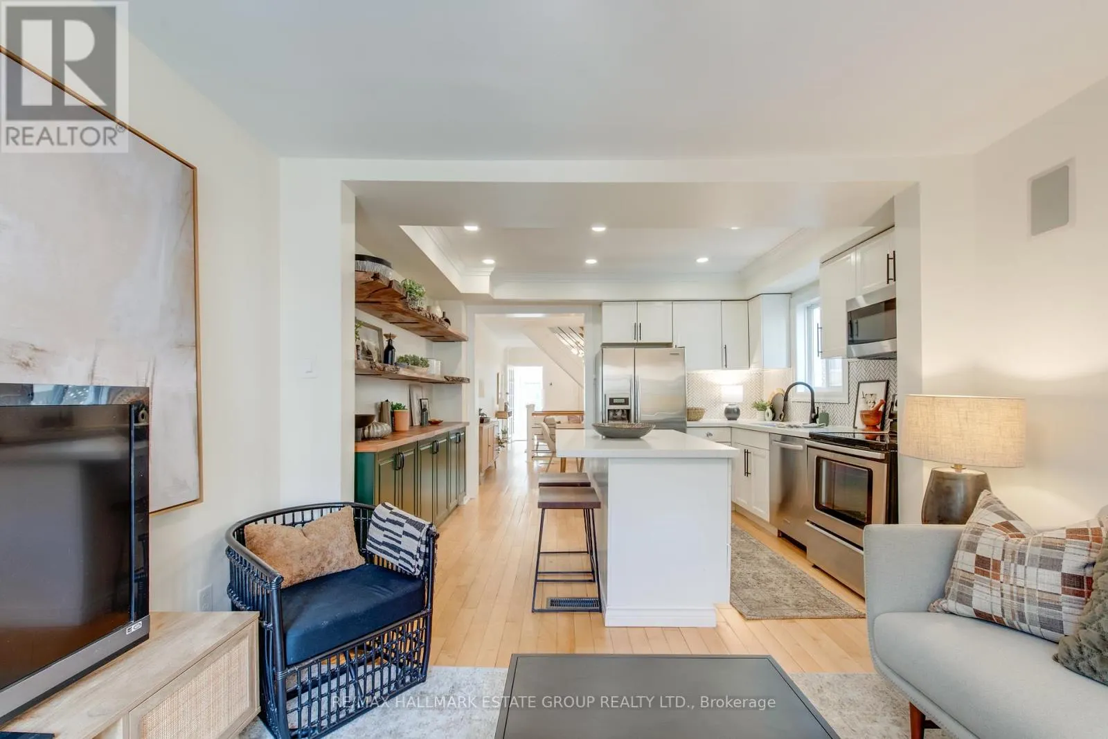 245 KENILWORTH AVENUE