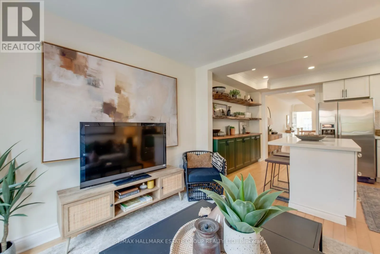 245 KENILWORTH AVENUE