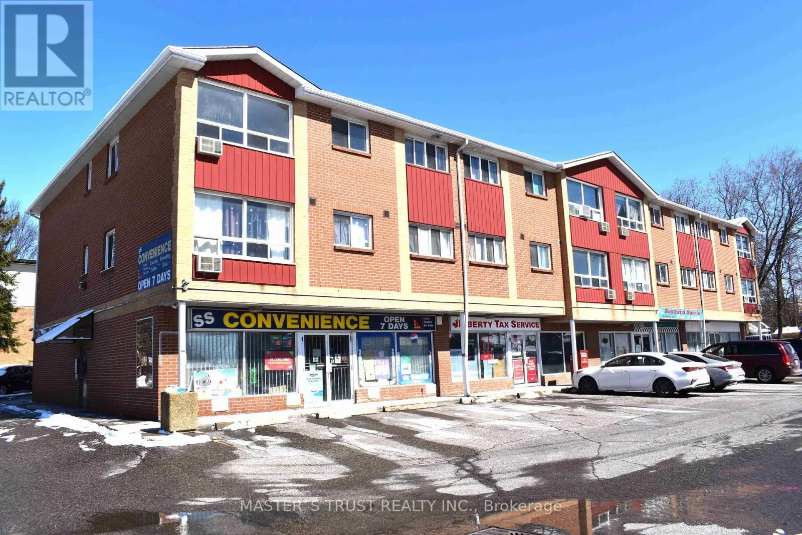 201 - 837 SIMCOE STREET S