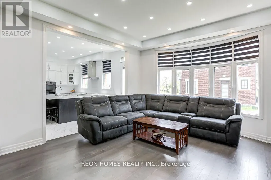 1423 SWALLOWTAIL LANE
