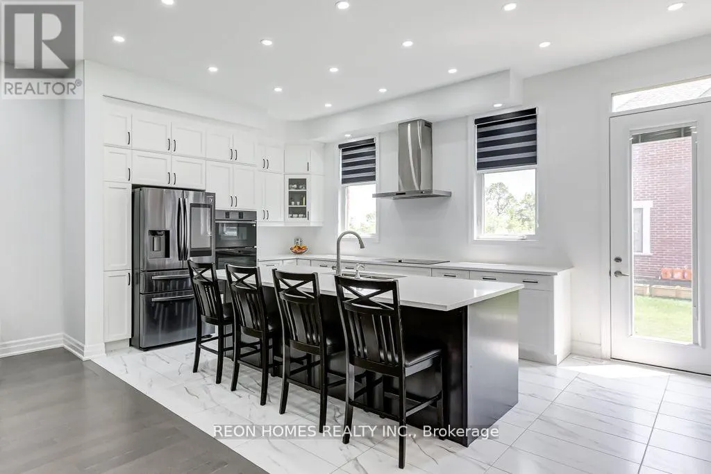 1423 SWALLOWTAIL LANE