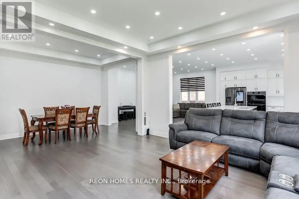 1423 SWALLOWTAIL LANE