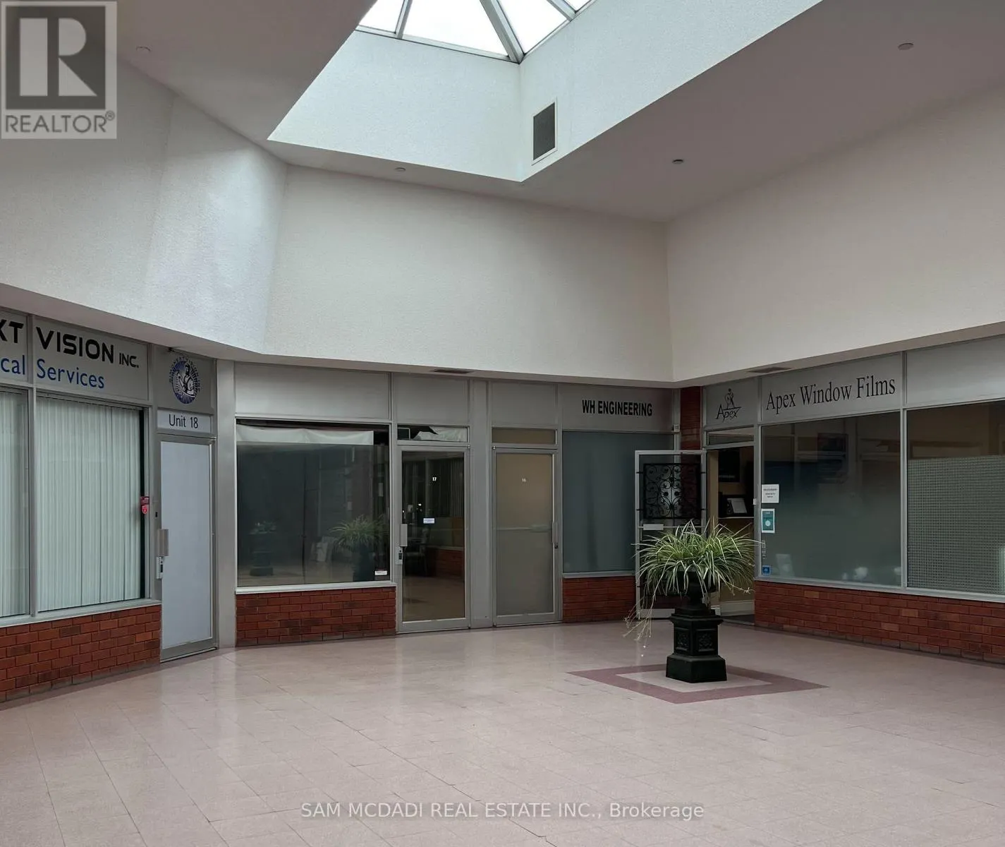 17 - 850 TAPSCOTT ROAD