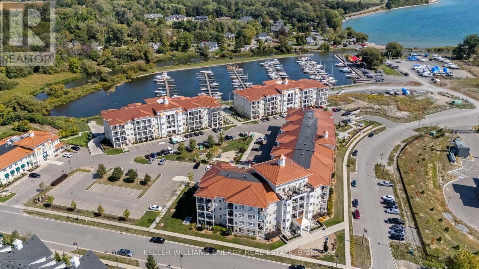 106 - 50 LAKEBREEZE DRIVE, #106